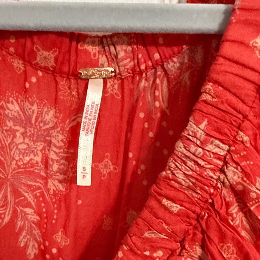Red Floral V-Neck Dress - Picture 5 of 10